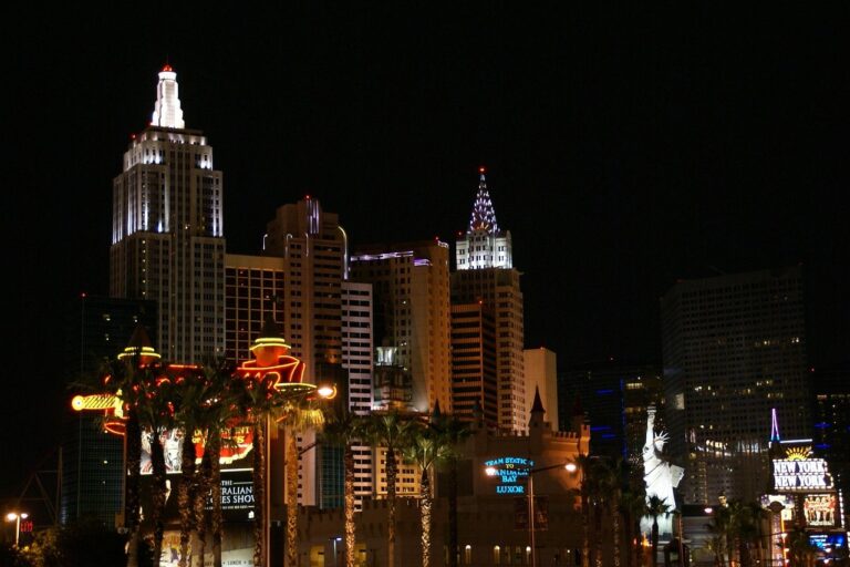 New York-New York Hotel & Casino at night, Las Vegas